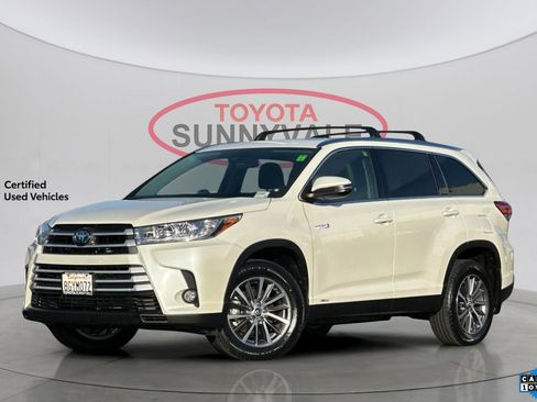 Certified 2019 Toyota Highlander XLE image 1