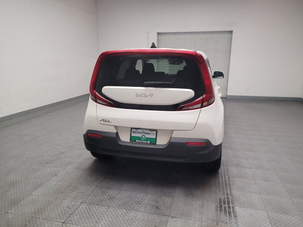 Used 2022 Kia Soul LX w/ Technology Package FWD image 7