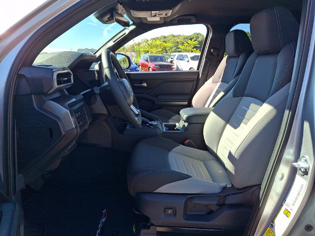 Used 2025 Toyota Tacoma TRD Off-Road AWD/4WD image 2