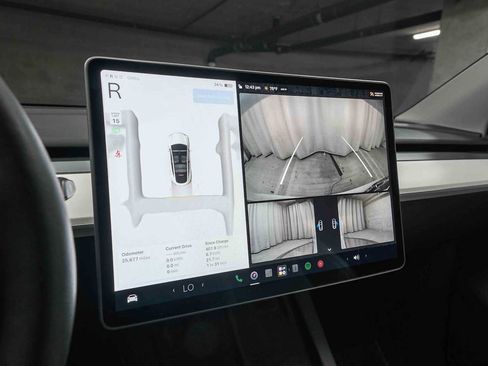Used 2023 Tesla Model Y AWD image 28