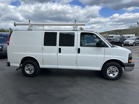 Used 2020 GMC Savana 2500 w/ Driver Convenience Package image 5