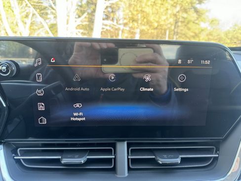 New 2026 Chevrolet Trax ACTIV w/ Sunroof Package image 23