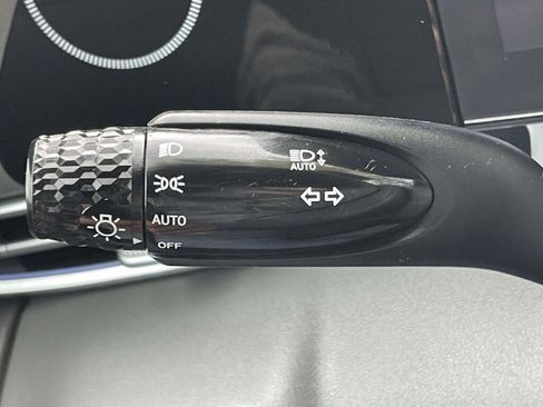 Used 2024 Hyundai Elantra SEL FWD image 32