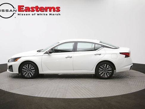 Used 2025 Nissan Altima 2.5 SV FWD image 50