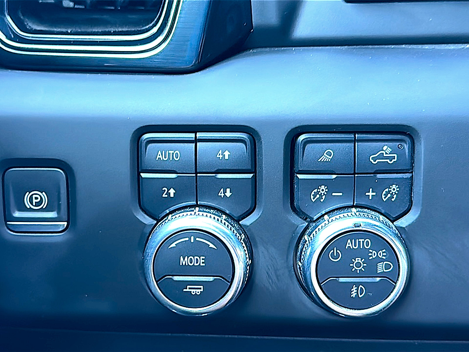 Used 2024 GMC Sierra 1500 AT4 w/ Technology Package AWD/4WD image 36