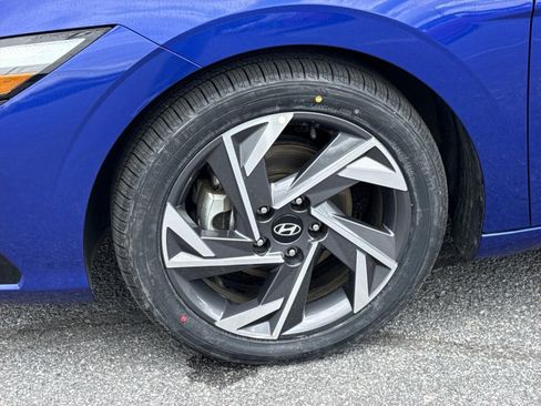 Used 2025 Hyundai Elantra SEL FWD image 7