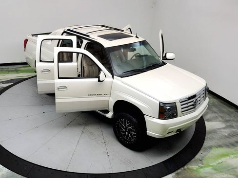 Used 2003 Cadillac Escalade EXT AWD/4WD image 34