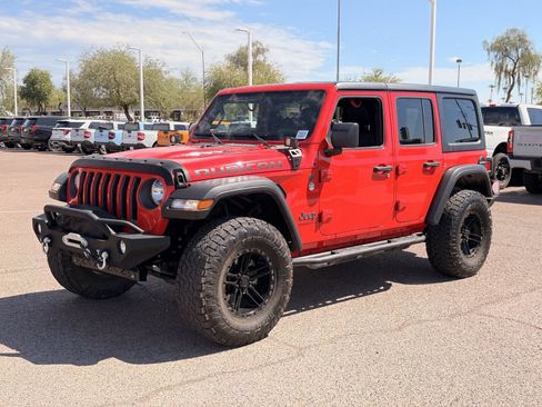 Used 2023 Jeep Wrangler Unlimited Rubicon w/ Cold Weather Group AWD/4WD image 34