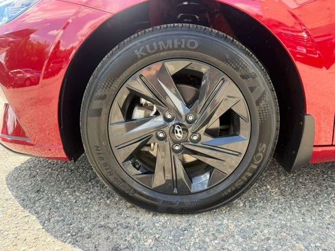 Certified 2023 Hyundai Elantra SEL FWD image 9