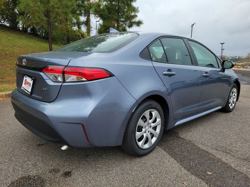 Used 2025 Toyota Corolla LE w/ Convenience Package image 23