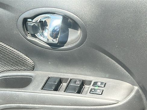 Used 2017 Nissan Versa SV FWD image 12