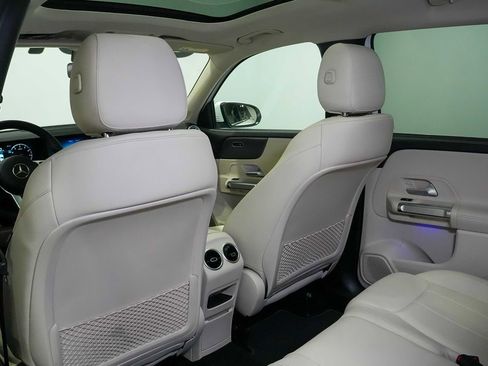 Used 2022 Mercedes-Benz GLB 250 4MATIC image 20