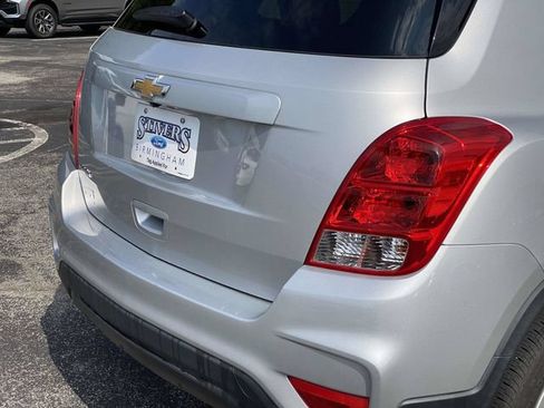 Used 2021 Chevrolet Trax LS w/ Tint and Cruise Package FWD image 13