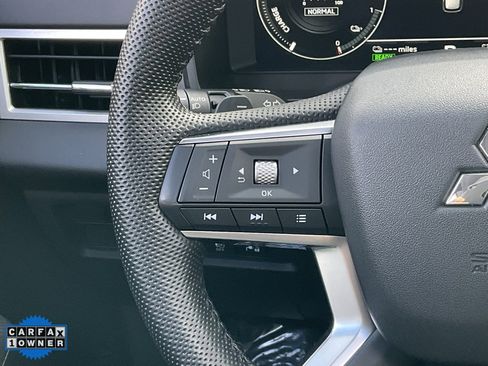 Used 2023 Mitsubishi Outlander SE image 44