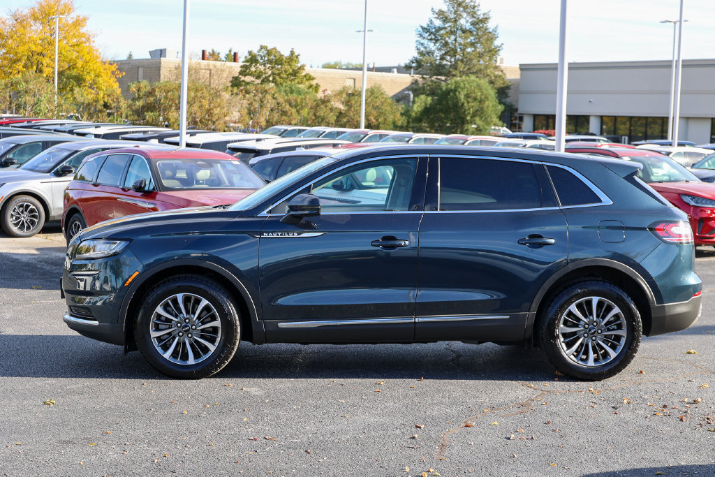 Used 2023 Lincoln Nautilus AWD w/ Premium Package image 19