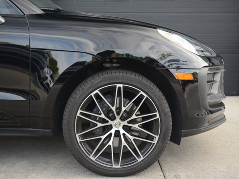Certified 2026 Porsche Macan Turbo AWD/4WD image 11