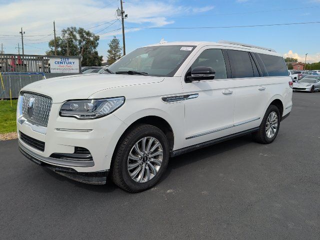 Used 2022 Lincoln Navigator L 4WD image 1