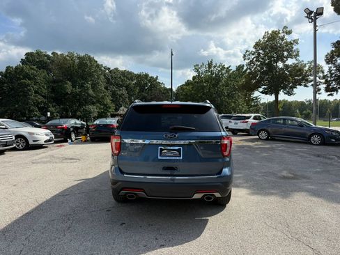 Used 2018 Ford Explorer XLT w/ Equipment Group 202A FWD image 6