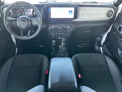 Used 2024 Jeep Wrangler Unlimited AWD/4WD image 11