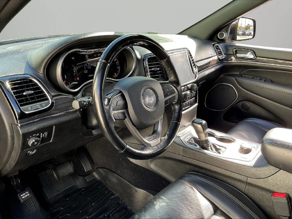 Used 2020 Jeep Grand Cherokee Overland AWD/4WD image 19