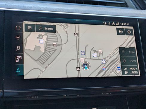 Certified 2023 Audi e-tron Premium Plus w/ Premium Plus Package image 19