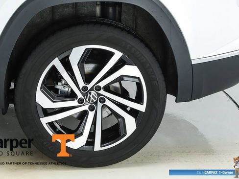 Used 2023 Volkswagen Atlas Cross Sport SEL AWD/4WD image 45