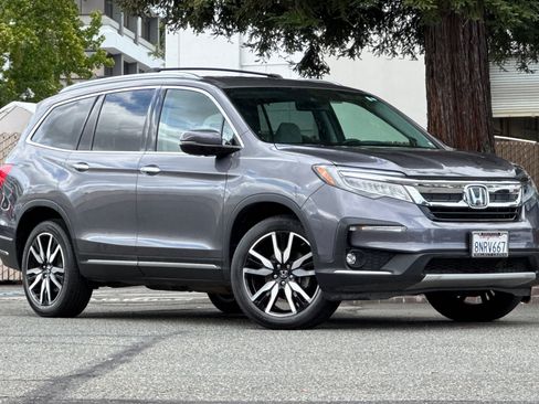 Used 2020 Honda Pilot Touring image 2