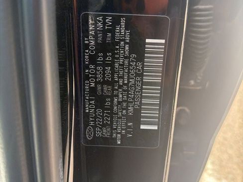 Used 2021 Hyundai Elantra Limited FWD image 2