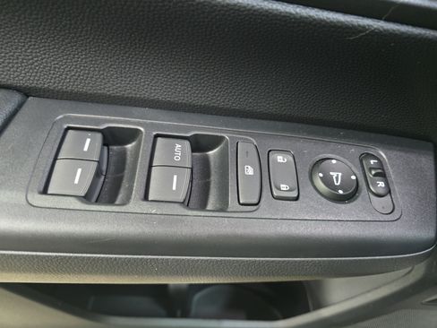 Used 2025 Honda CR-V LX image 25