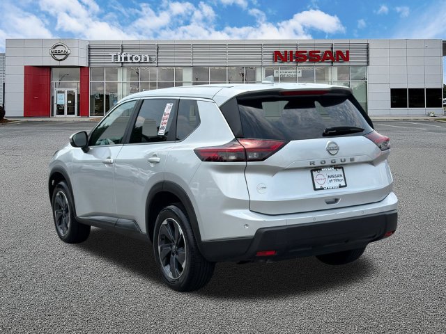 Used 2025 Nissan Rogue SV FWD image 5