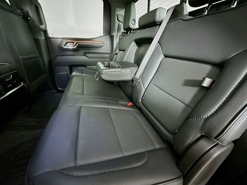 Used 2023 GMC Sierra 1500 Denali w/ Technology Package AWD/4WD image 4
