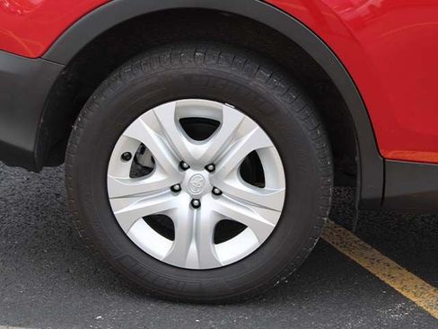 Used 2015 Toyota RAV4 LE AWD/4WD image 8