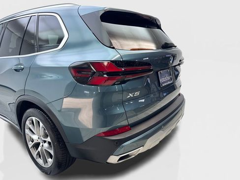 Used 2024 BMW X5 xDrive40i w/ Parking Assistance Package AWD/4WD image 19