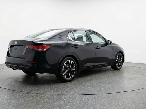 Used 2025 Nissan Sentra SV image 9