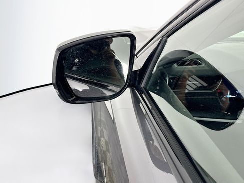 Used 2023 Jeep Grand Cherokee L Laredo image 16