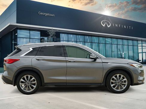 Used 2020 INFINITI QX50 Luxe w/ Navigation Package FWD image 5