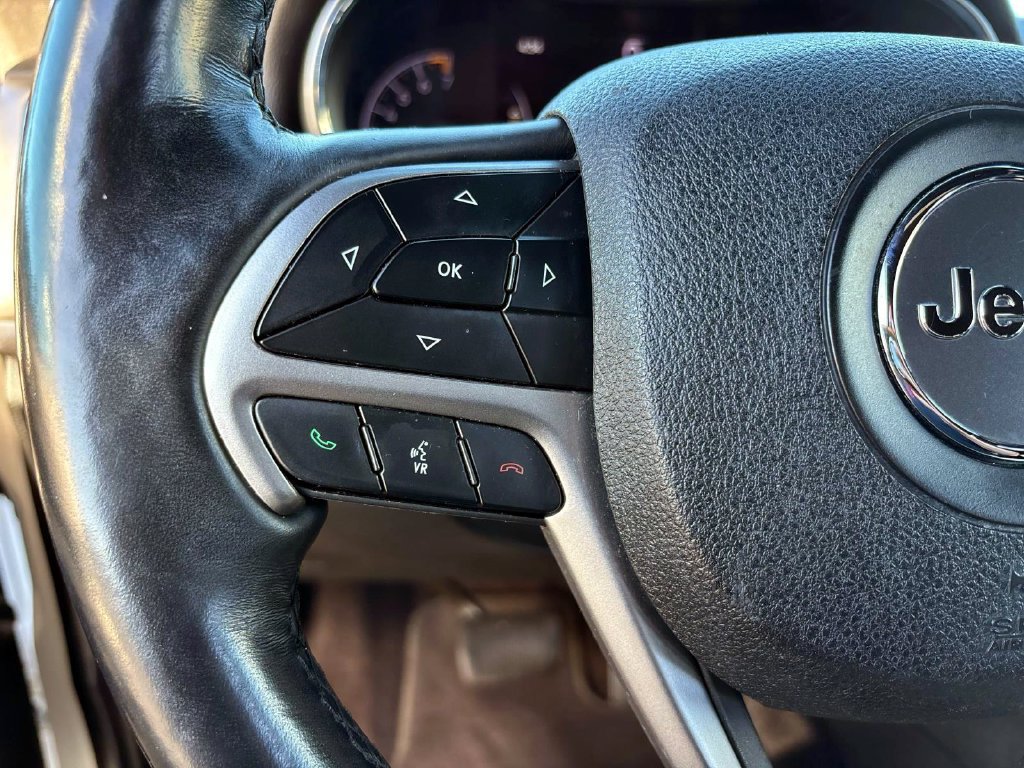 Used 2018 Jeep Grand Cherokee Altitude AWD/4WD image 19