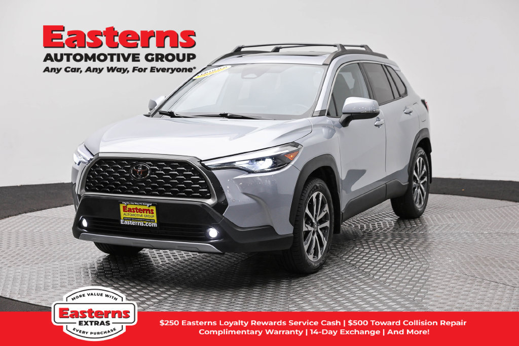 Used 2023 Toyota Corolla Cross XLE w/ Convenience Package AWD/4WD image 1