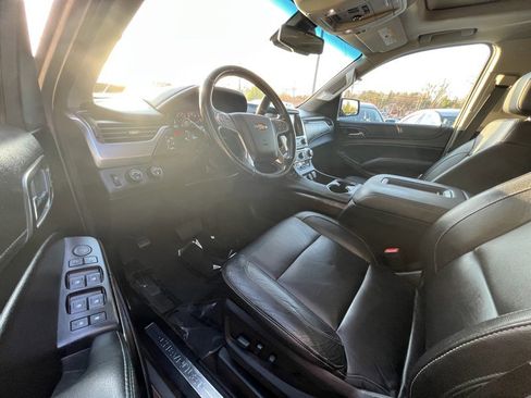 Used 2018 Chevrolet Suburban LT image 8
