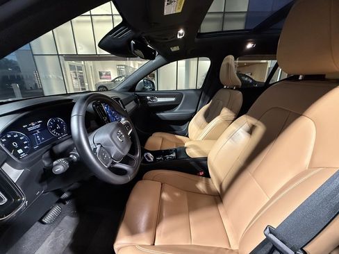Used 2021 Volvo XC40 T5 Inscription w/ Advanced Package image 12