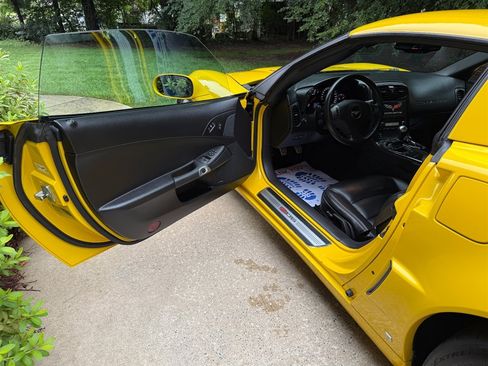 Used 2009 Chevrolet Corvette Z06 w/ Preferred Equipment Group RWD image 37