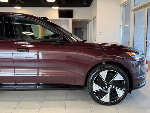 Used 2025 Volvo EX90 Ultra AWD/4WD image 16