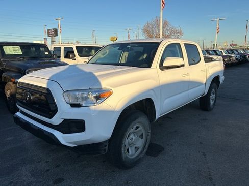 Used 2021 Toyota Tacoma SR5 image 1