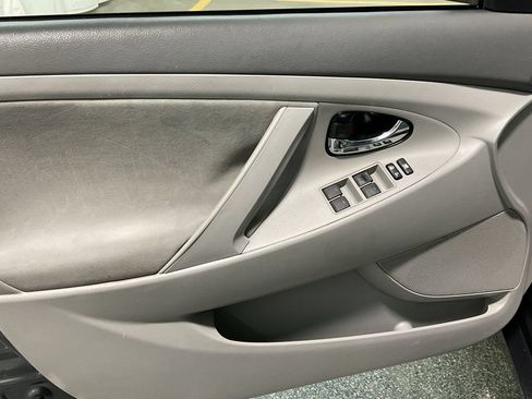 Used 2011 Toyota Camry LE FWD image 18