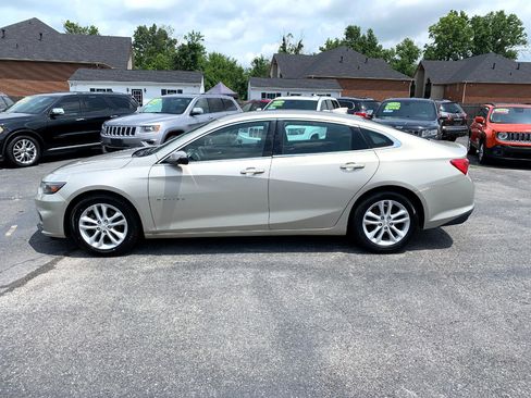 Used 2016 Chevrolet Malibu LT image 2