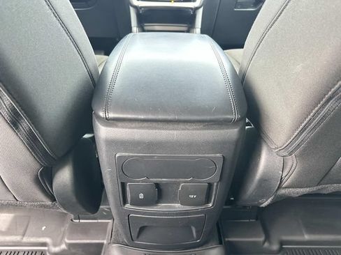 Certified 2024 Ford Explorer XLT AWD/4WD image 15