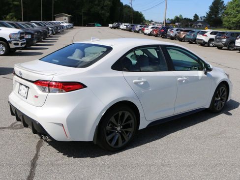 Used 2024 Toyota Corolla SE FWD image 8