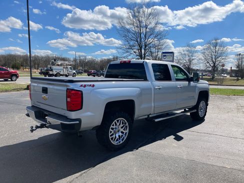 Used 2018 Chevrolet Silverado 1500 LT image 3