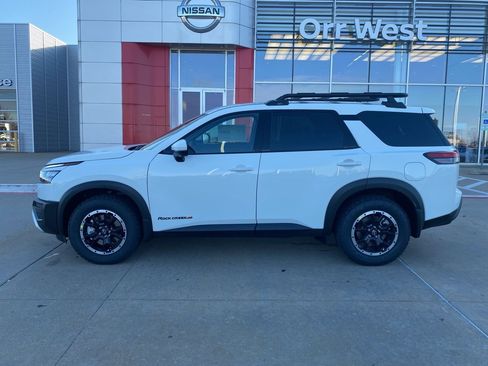 New 2025 Nissan Pathfinder Rock Creek image 2