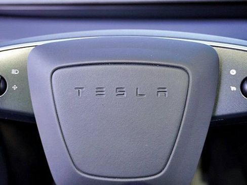Used 2024 Tesla Model 3 Standard Range RWD image 37